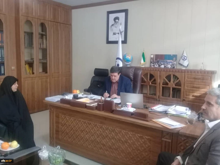 دکتر خنیفر در نشست صمیمانه با معاون دانشجویی دانشگاه فرهنگیان:

برگزاری دوره های تخصصی مهارت آموزی فرصتی برای نزدیک شدن به استانداردها 2