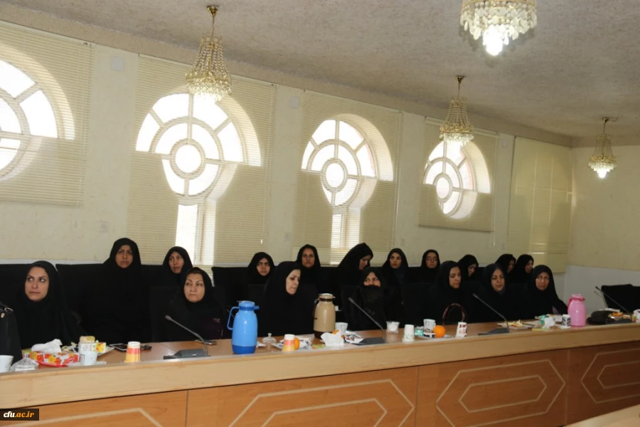 کارگاه آموزشی تخلیه تلفنی و حفاظت گفتار در دانشگاه فرهنگیان یزد برگزار گردید.
 4