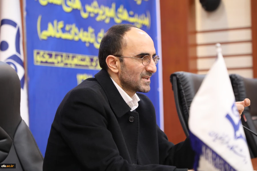 دکتر باقری مدیر کل بررسی گزارش های سازمان بازرسی کل کشور:
کار مالی کاری سخت و در عین حال دقیق است 4