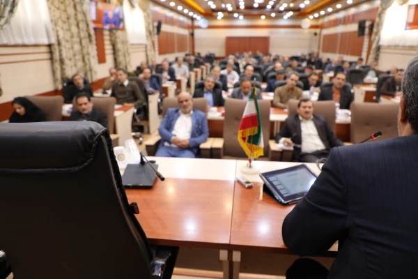 دکتر باقری مدیر کل بررسی گزارش های سازمان بازرسی کل کشور:
کار مالی کاری سخت و در عین حال دقیق است 6