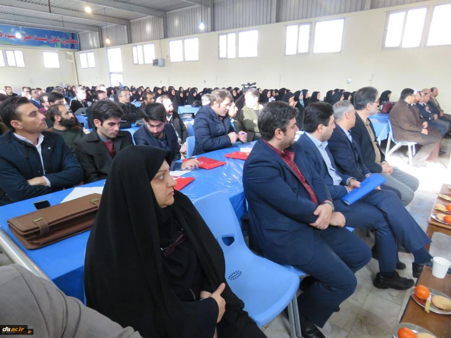 نشست صمیمی مدیرکل آموزش وپرورش استان و سرپرست دانشگاه فرهنگیان اردبیل بامهارت آموزان ورودی 97 3