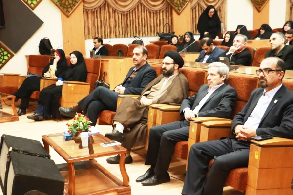 دکتر محمدی خبر داد: 

سال آینده دانشگاه فرهنگیان میزبان نمایشگاه بین المللی قران کریم است 2