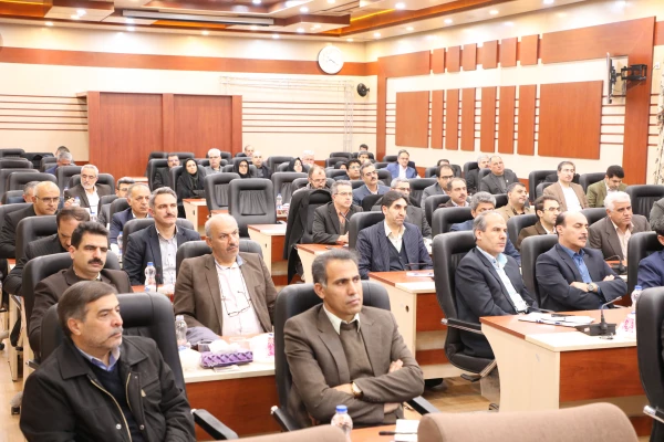 در دوره آموزشی معاونان توسعه منابع و دانشجویی سراسر کشور با حضور رئیس دانشگاه رونمایی شد:

از  فعالیت های حوزه معاونت دانشجویی که در سال جاری و سال گذشته برای اولین بار اجرا شده است 3