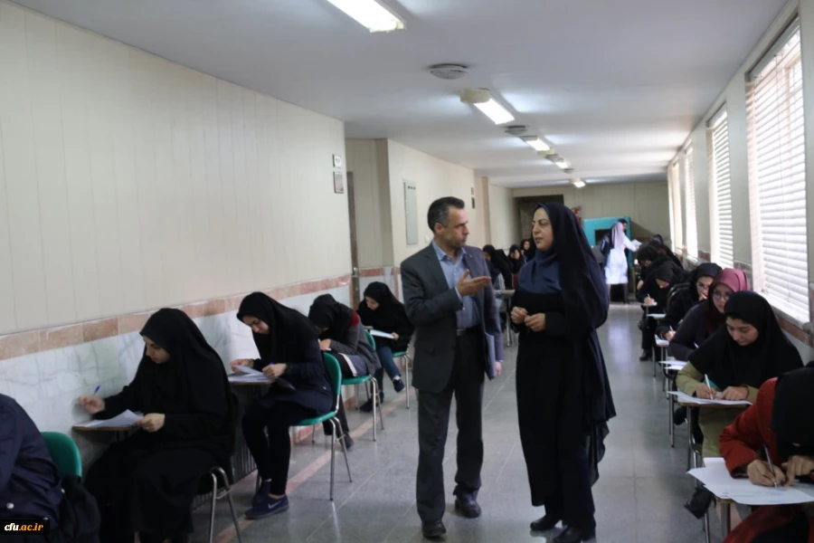 بازدید مدیر دانشگاه فرهنگیان استان از روند برگزاری امتحانات پایان ترم پردیس فاطمه الزهرا (س) یزد
 3