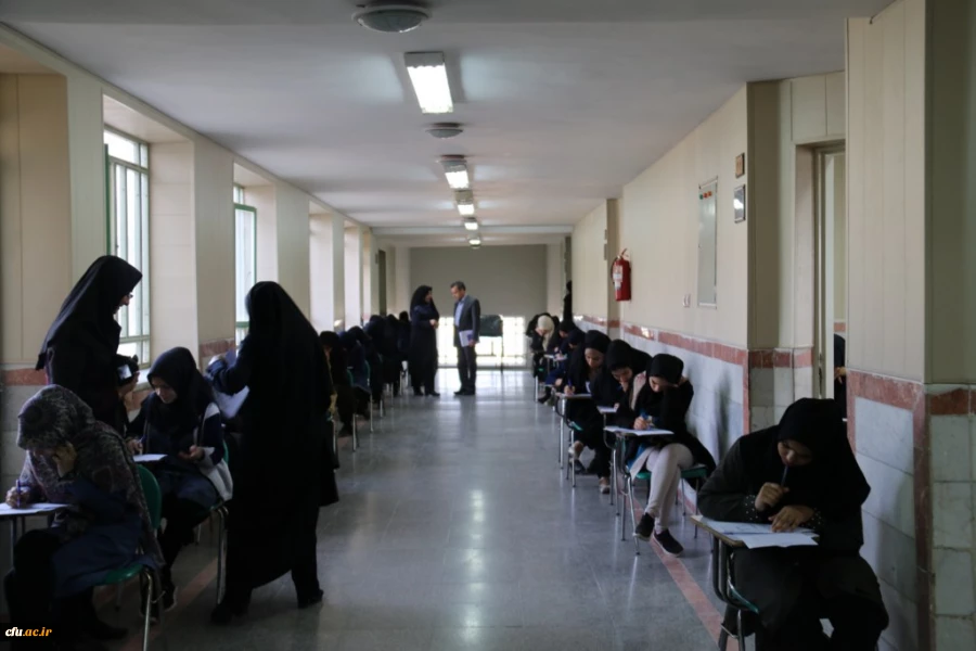 بازدید مدیر دانشگاه فرهنگیان استان از روند برگزاری امتحانات پایان ترم پردیس فاطمه الزهرا (س) یزد
 4