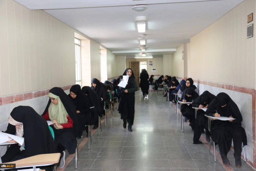 بازدید مدیر دانشگاه فرهنگیان استان از روند برگزاری امتحانات پایان ترم پردیس فاطمه الزهرا (س) یزد
 5