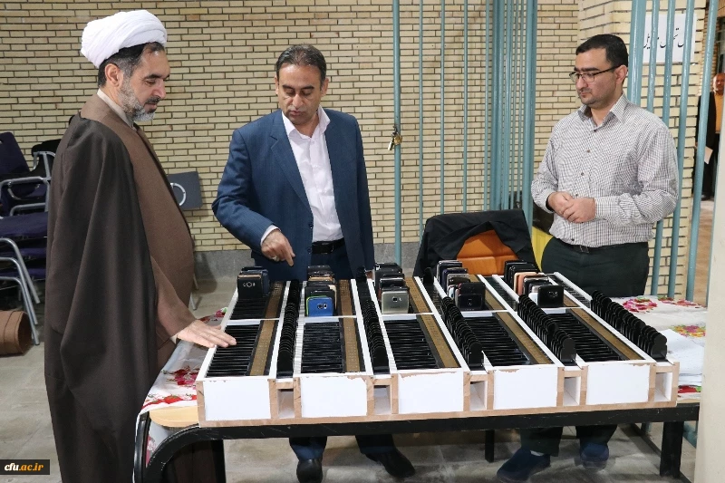 بازدید دکتر توان مدیریت امور پردیس های دانشگاه فرهنگیان کرمان از فرآیند برگزاری امتحانات پایانی نیمسال اول سال تحصیلی 98-97