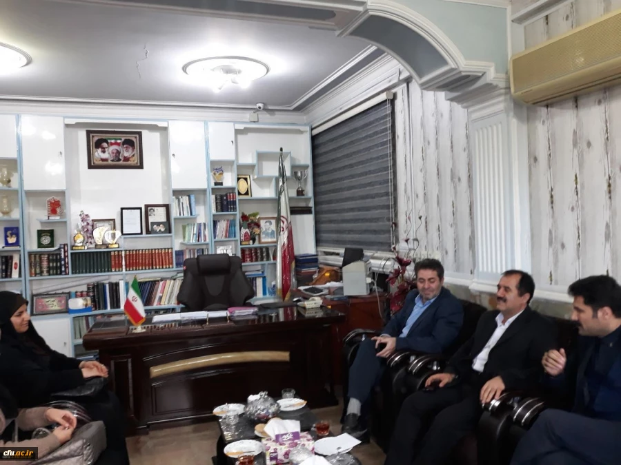 دیدار دکتر محمودلو سرپرست امور پردیس های استان آذربایجان غربی و دکتر پایز سرپرست پردیس علامه طباطبایی ارومیه با

فرماندار محترم و نماینده محترم مردم شریف نقده در مجلس شورای اسلامی 3