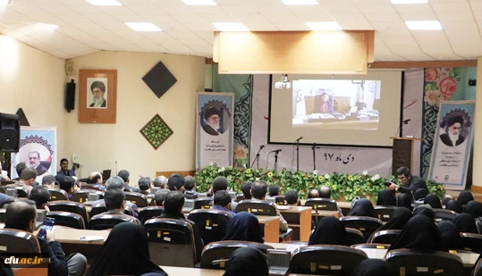 دکتر خنیفر در گردهمایی کارشناسان و کارشناس مسئولان فرهنگی سراسر کشور عنوان کرد:
بسیاری از استعدادهای دانشجومعلمان در ساعات پس از درس توسط برنامه های فرهنگی شکوفا شده است

 2