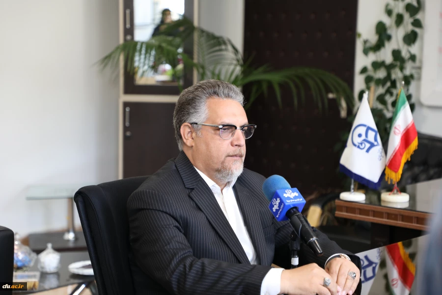 سرپرست معاونت نظارت، ارزیابی و تضمین کیفیت دانشگاه فرهنگیان:

رهنامه 40 ماده ای دانشگاه متناسب با برنامه های اولویت دار عملیاتی می شود 2