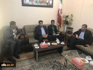 به منظور بررسی راههای پذیرش حداکثری دانشجو در سال تحصیلی آینده برگزار گردید :

نشست مشترک نماینده مردم شریف بندرعباس در مجلس شورای اسلامی، مدیرکل آموزش و پرورش استان، مدیرکل نوسازی مدارس استان، دبیر مجمع خیرین دانشگاه و مدیر امور پردیس های استان هرمزگان