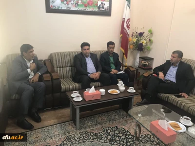 به منظور بررسی راههای پذیرش حداکثری دانشجو در سال تحصیلی آینده برگزار گردید :

نشست مشترک نماینده مردم شریف بندرعباس در مجلس شورای اسلامی، مدیرکل آموزش و پرورش استان، مدیرکل نوسازی مدارس استان، دبیر مجمع خیرین دانشگاه و مدیر امور پردیس های استان هرمزگان