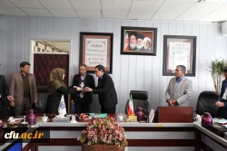 تقدیر دکتر خنیفر از همکاران معاونت پژوهش 5