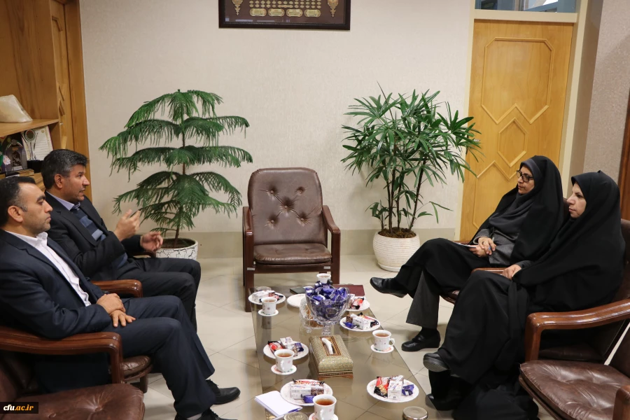 سرپرست دانشگاه فرهنگیان استان اصفهان در دیدار با مدیرکل سازمان بهزیستی استان اصفهان:

دانشجو معلمان باید مروج  فرهنگ تعامل و ارتباط با معلولین باشند