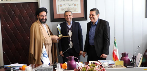 از سوی معاون پژوهشی و فناوری انجام شد:

اهدا لوح تقدیر و تندیس غرفه برتر نوزدهمین نمایشگاه دستاوردهای پژوهشی و فناوری به رییس دانشگاه 3