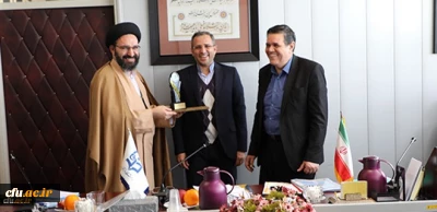 از سوی معاون پژوهشی و فناوری انجام شد:

اهدا لوح تقدیر و تندیس غرفه برتر نوزدهمین نمایشگاه دستاوردهای پژوهشی و فناوری به رییس دانشگاه