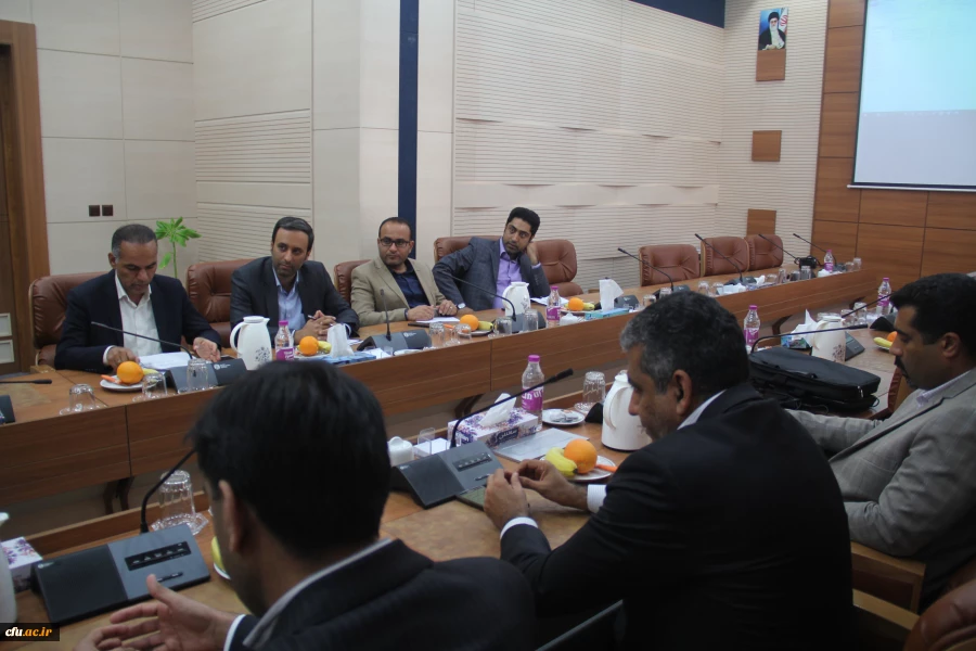 نشست هیات امنای دانشگاه فرهنگیان هرمزگان به ریاست دکتر همتی استاندار هرمزگان
 3