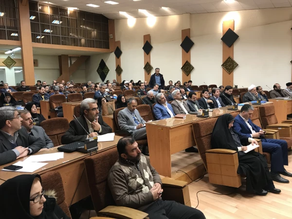 دکتر نامداری مدیر کل دفتر برنامه ریزی درسی و آموزشی در نشست مدیران گروه های آموزشی:
استقرار گروه های آموزشی، پارادایم دوم تحول در دانشگاه فرهنگیان 2