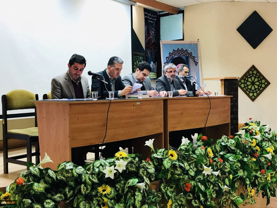 دکتر روشندل معاون آموزشی وتحصیلات تکمیلی دانشگاه فرهنگیان:
نشست مدیران گروه سرآغاز فعالیتی بزرگ ،مبارک و علمی در راستای اعتلای جایگاه دانشگاه فرهنگیان است.