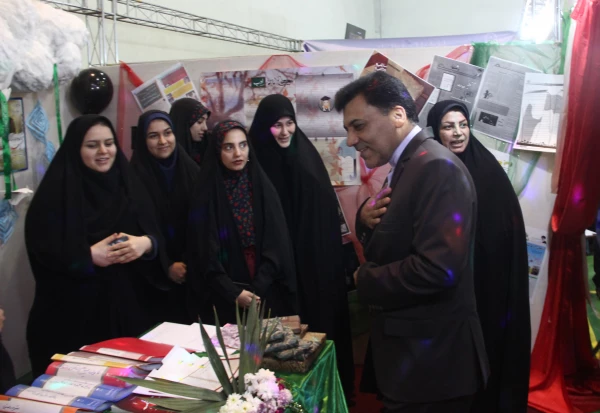 آغازبکار چهارمین گردهمایی  رویش با ادای احترام به شهدای گمنام پردیس شهید بهشتی مشهد 7