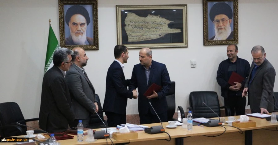 استاندار گلستان در جلسه کمیته استانی هیأت امنای دانشگاه فرهنگیان استان گلستان:

اگر آموزش و پرورش و دانشگاه فرهنگیان خوب کار کنند، می توانند تحولات بنیادین و مهمی را در جامعه ایجاد کنند 2