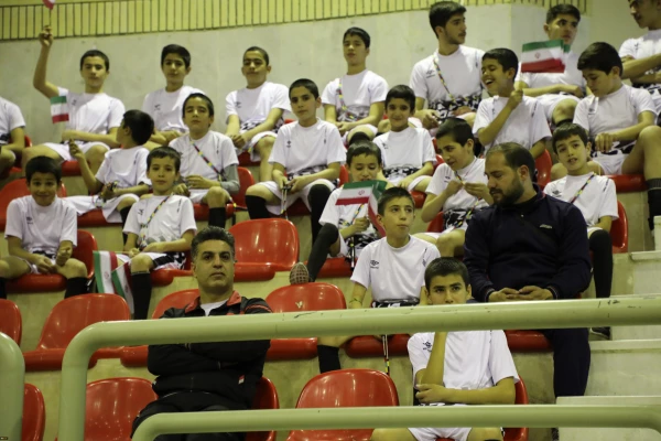 رییس دانشگاه فرهنگیان:

بهترین معلم کسی است که از لحاظ جسمی و هم از لحاظ روحی آمادگی تربیت نسل فردا را داشته باشد.
 2