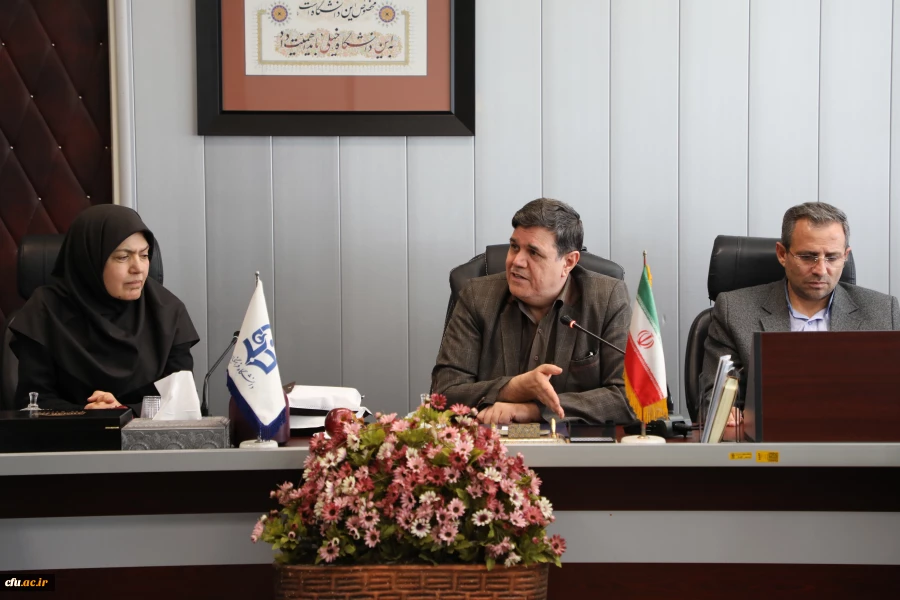 در دومین جلسه شورای سیاستگذاری پنجمین همایش ملی تربیت معلم صورت گرفت:

 تبادل تفاهم نامه همکاری های علمی پژوهشی میان دانشگاه فرهنگیان و دانشگاه تهران 3