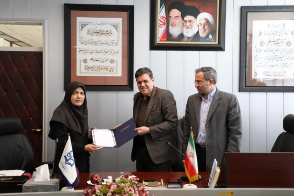 در دومین جلسه شورای سیاستگذاری پنجمین همایش ملی تربیت معلم صورت گرفت:

 تبادل تفاهم نامه همکاری های علمی پژوهشی میان دانشگاه فرهنگیان و دانشگاه تهران 4