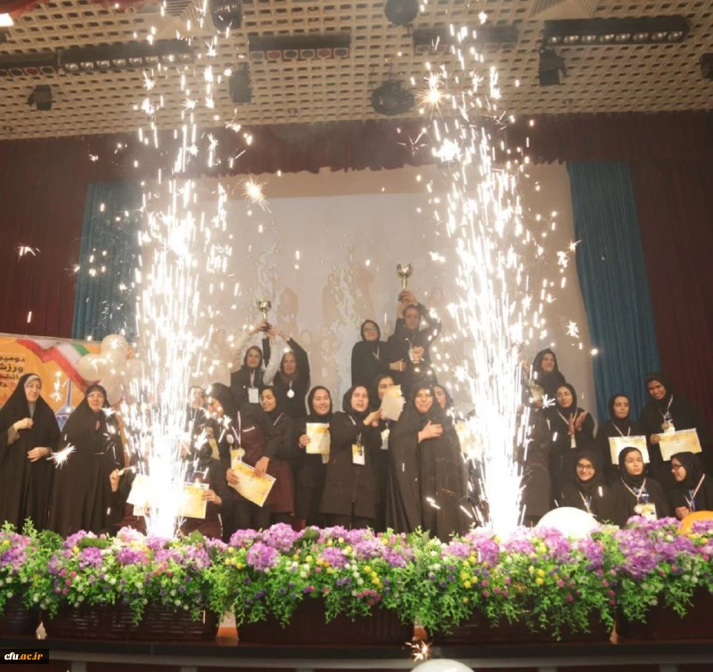 اهداء مدال و تقدیر  از رتبه های برتر  در دومین جشنواره ورزش های همگانی  3