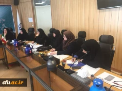 دکتر مصطفی عرب مدیرکل مشاوره، بهداشت و سلامت در نشست شورای مشورتی عنوان کرد:

جایگاه روانشناسی باید ارتقاء و مراکز مشاوره احیاء گردد
 2