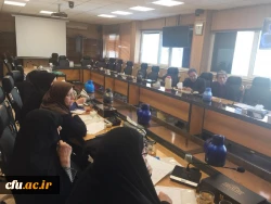 دکتر مصطفی عرب مدیرکل مشاوره، بهداشت و سلامت در نشست شورای مشورتی عنوان کرد:

جایگاه روانشناسی باید ارتقاء و مراکز مشاوره احیاء گردد
 3