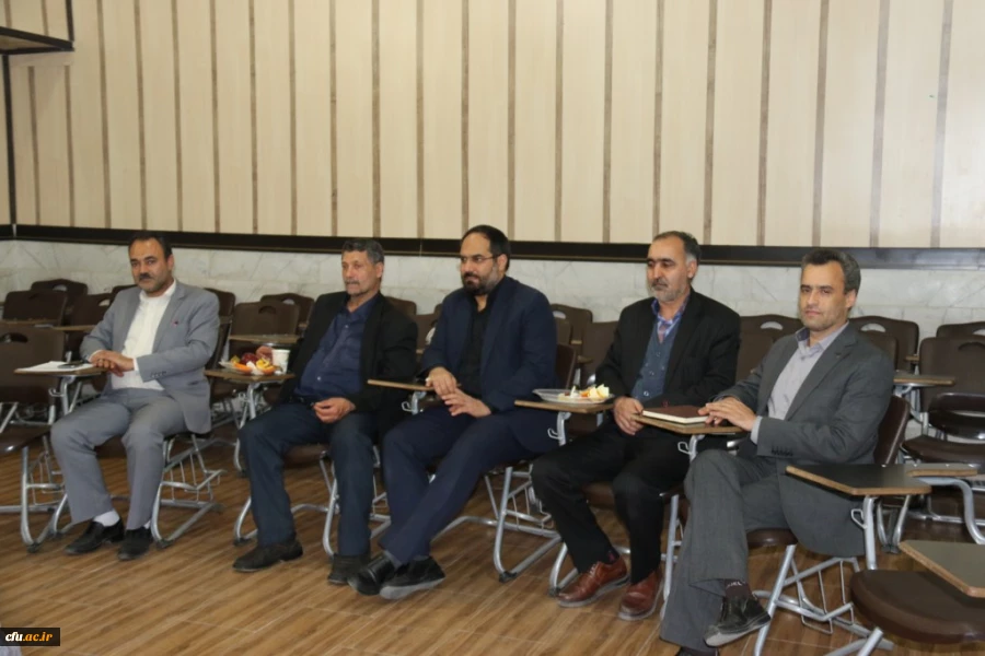 برگزاری نشست اعضای گرو ه های آموزشی استان یزد
 10