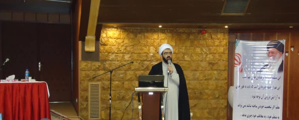 حجت الاسلام والمسلمین کرمی در دوره آموزشی – مهارتی ائمه جماعت پردیس ها و مراکز تابعه دانشگاه فرهنگیان:

با توجه به آمارهای موجود در مورد آسیب های اجتماعی در میان دانشجویان کشور، دانشگاه فرهنگیان نسبت به سایر دانشگاه ها در وضعیت بهتری قرار دارد 2