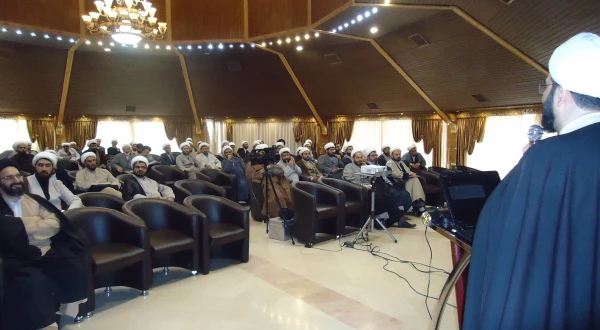 حجت الاسلام والمسلمین کرمی در دوره آموزشی – مهارتی ائمه جماعت پردیس ها و مراکز تابعه دانشگاه فرهنگیان:

با توجه به آمارهای موجود در مورد آسیب های اجتماعی در میان دانشجویان کشور، دانشگاه فرهنگیان نسبت به سایر دانشگاه ها در وضعیت بهتری قرار دارد 2