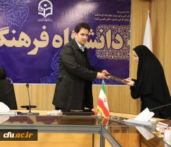 دکتر روشن دل در جلسه همکاران معاونت آموزشی و تحصیلات تکمیلی:
حمایت حکیمانه و عالمانه مقام معظم رهبری (مدظله العالی)، بیانگر اهمیت استراتژیک و ماموریت ملّی دانشگاه فرهنگیان است. 2