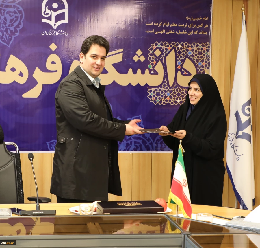 دکتر روشن دل در جلسه همکاران معاونت آموزشی و تحصیلات تکمیلی:
حمایت حکیمانه و عالمانه مقام معظم رهبری (مدظله العالی)، بیانگر اهمیت استراتژیک و ماموریت ملّی دانشگاه فرهنگیان است. 2