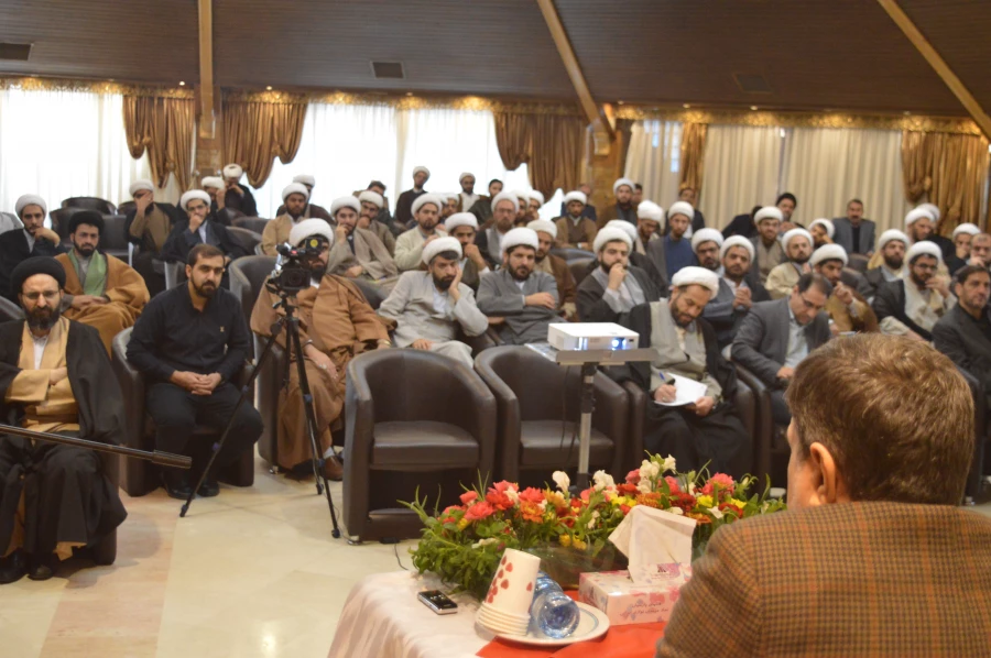 رییس دانشگاه فرهنگیان :

فضای دانشجویی نیاز به کار معنوی دارد 3