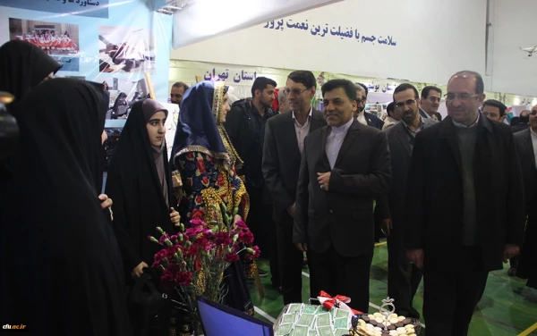 آغازبکار چهارمین گردهمایی رویش با ادای احترام به شهدای گمنام پردیس شهید بهشتی مشهد 8