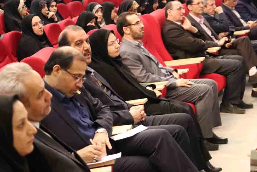 مدیرکل پشتیبانی و رفاه کارکنان دانشگاه در آیین افتتاحیه چهارمین دوره رویش:

رویش آغازی برای احیای فعالیتهای دانشجو مدار بر مدار اهداف انقلاب اسلامی
 2