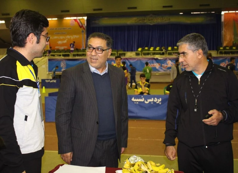 دکتر پرویز انصاری راد سرپرست مدیریت پردیس های استان تهران در آیین افتتاحیه دومین جشنواره ورزش های همگانی دانشجومعلمان پسر سراسر کشور

دانشجو معلمان بایددر کنار کسب علم به ورزش نیز بپردازند 2