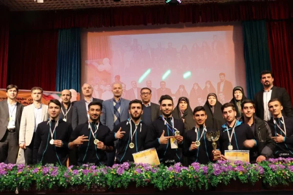 با معرفی استان های برگزیده در بخش دانشجومعلمان پسر:

دومین جشنواره ورزش های همگانی دانشجو معلمان دانشگاه فرهنگیان به پایان رسید. 2