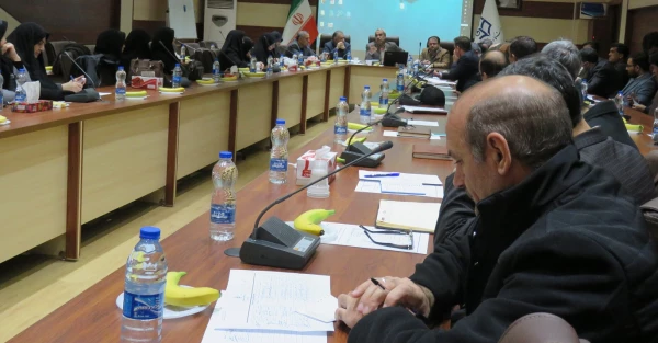 نشست تخصصی با مدیران مدارس مجری کاروزی استان آذربایجان شرقی