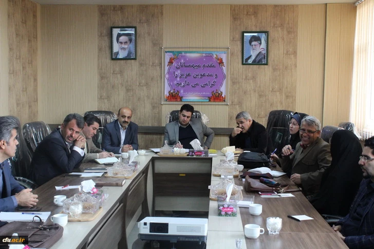 دیدارصمیمی دکتر روشندل معاون آموزشی وتحصیلات تکمیلی دانشگاه فرهنگیان کشور بااعضای هیئت علمی دانشگاه فرهنگیان استان قزوین 2