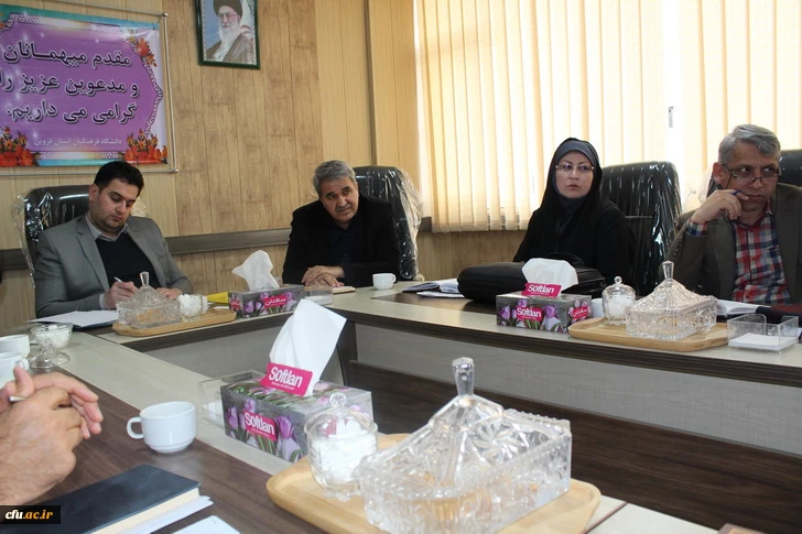 دیدارصمیمی دکتر روشندل معاون آموزشی وتحصیلات تکمیلی دانشگاه فرهنگیان کشور بااعضای هیئت علمی دانشگاه فرهنگیان استان قزوین 5