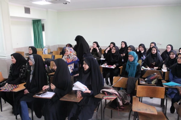 دیدارصمیمی دکتر روشندل معاون آموزشی وتحصیلات تکمیلی دانشگاه فرهنگیان کشور بااعضای هیئت علمی دانشگاه فرهنگیان استان قزوین 6