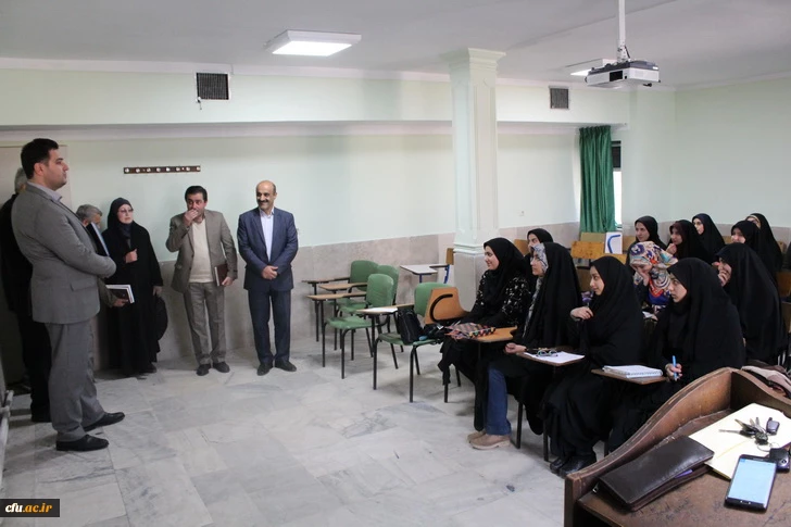 دیدارصمیمی دکتر روشندل معاون آموزشی وتحصیلات تکمیلی دانشگاه فرهنگیان کشور بااعضای هیئت علمی دانشگاه فرهنگیان استان قزوین 7