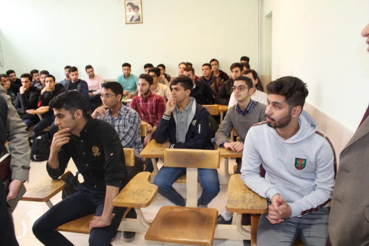 دیدارصمیمی دکتر روشندل معاون آموزشی وتحصیلات تکمیلی دانشگاه فرهنگیان کشور بااعضای هیئت علمی دانشگاه فرهنگیان استان قزوین 10