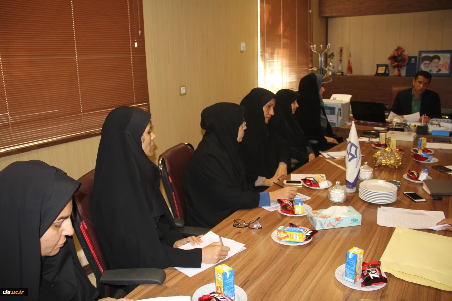 نشست مشترک شورای آموزشی دانشگاه فرهنگیان هرمزگان و مدیران جدید گروه های آموزشی
 3