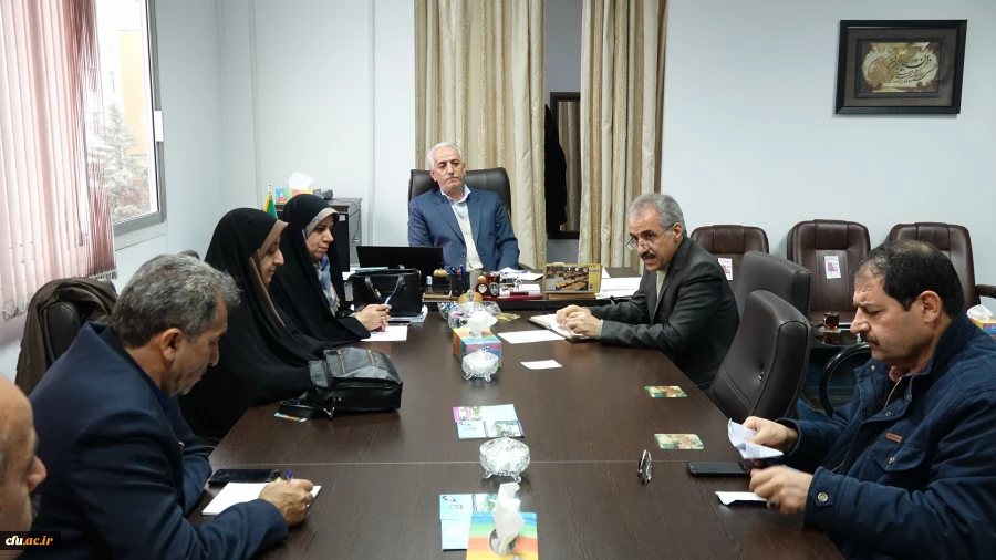 با حضور دکتر معروفی در مدیریت استانی برگزار شد؛

تجلیل از مدیران گروه های آموزشی پردیس های دانشگاه فرهنگیان استان کردستان 4