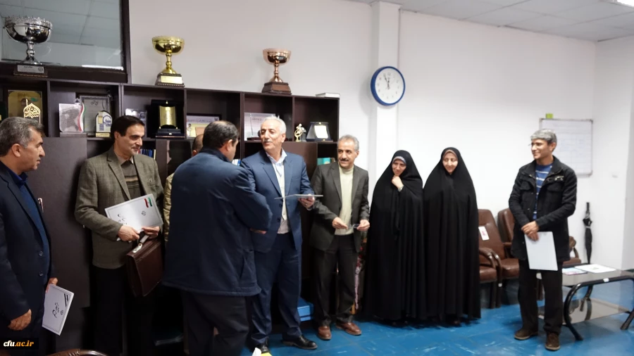 با حضور دکتر معروفی در مدیریت استانی برگزار شد؛

تجلیل از مدیران گروه های آموزشی پردیس های دانشگاه فرهنگیان استان کردستان 7